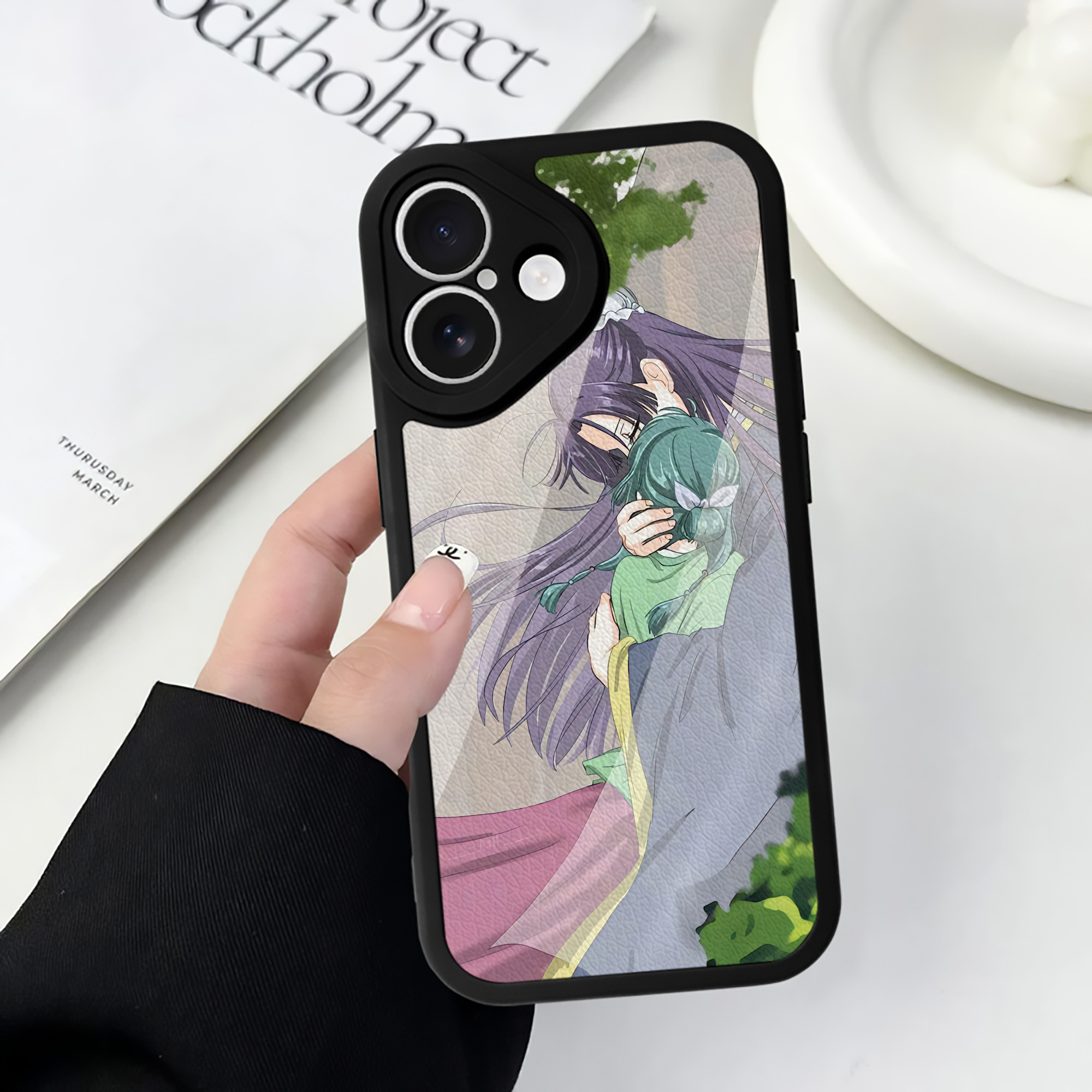 （画像用） 薬屋のひとりごと The Apothecary Diaries 【iPhone 16シリーズ対応】シリコンスマホケース（レザー調） 材質：シリコン
